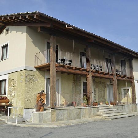Agriturismo Ai Pruesot Bagnolo Piemonte Bagian luar foto