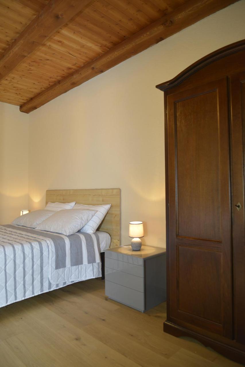 Agriturismo Ai Pruesot Bed & Breakfast Bagnolo Piemonte Bagian luar foto