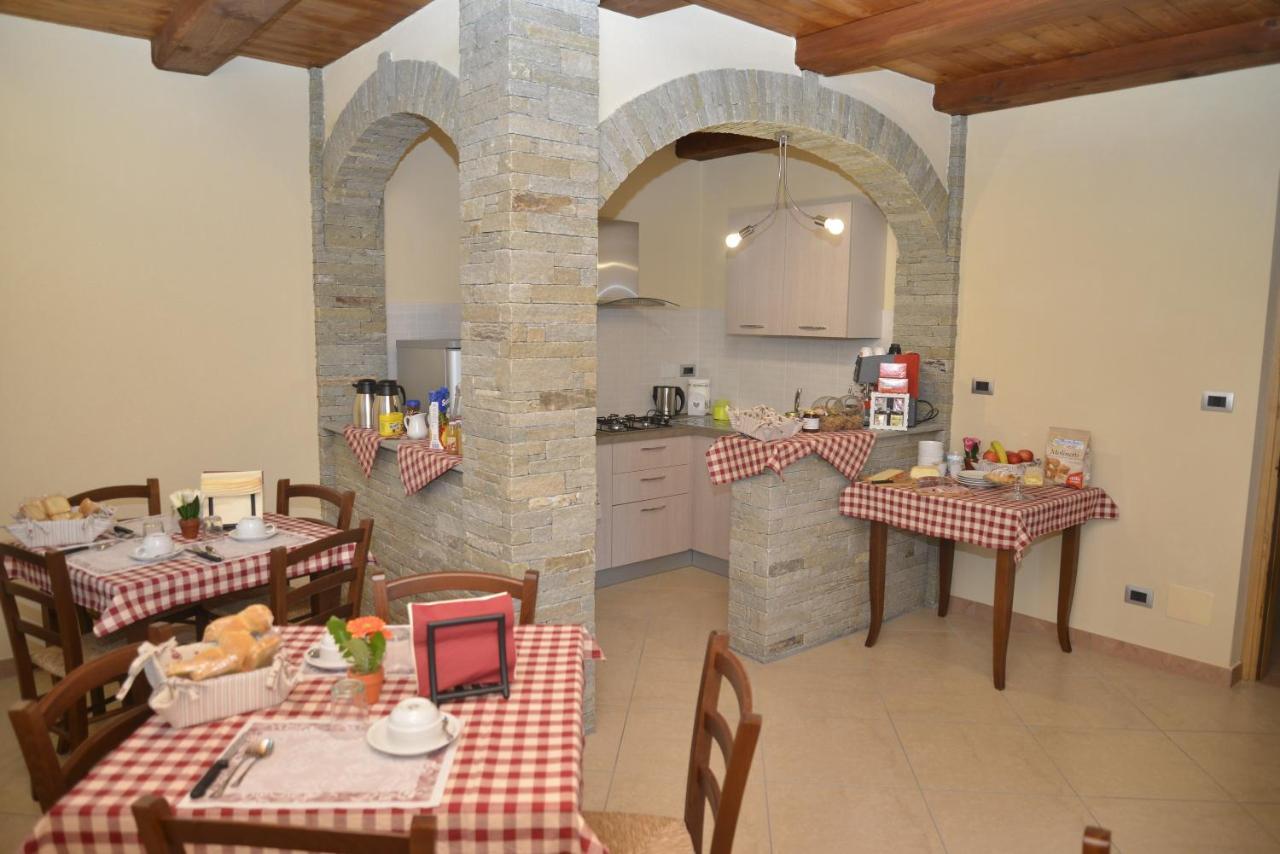 Agriturismo Ai Pruesot Bed & Breakfast Bagnolo Piemonte Bagian luar foto