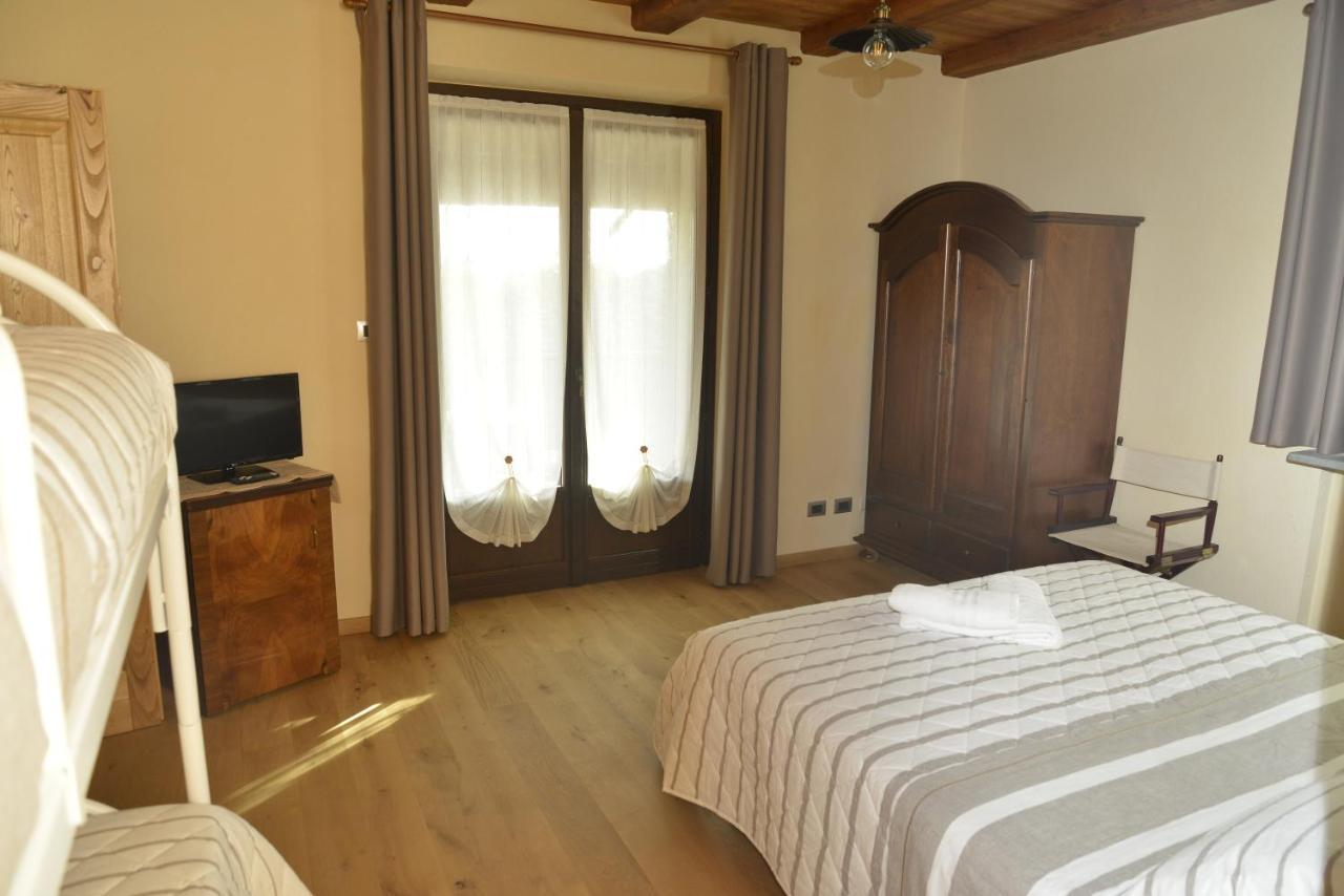 Agriturismo Ai Pruesot Bed & Breakfast Bagnolo Piemonte Bagian luar foto