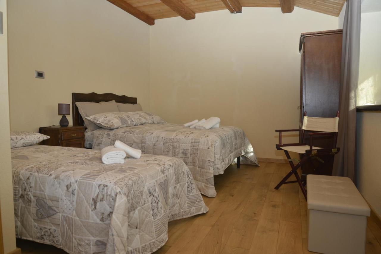 Agriturismo Ai Pruesot Bed & Breakfast Bagnolo Piemonte Bagian luar foto