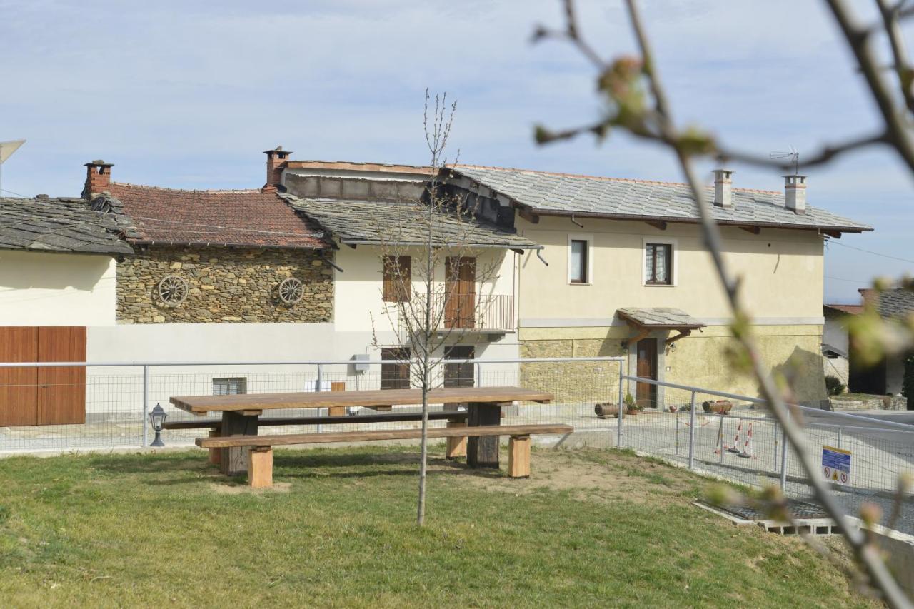 Agriturismo Ai Pruesot Bagnolo Piemonte Bagian luar foto